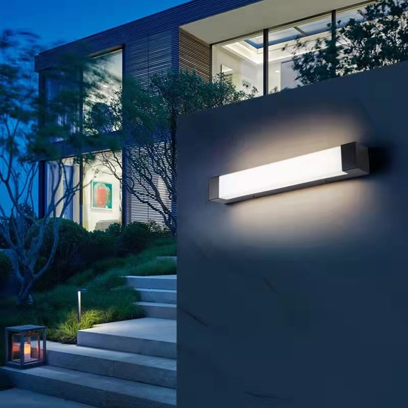 Ray aplică de perete pentru exterior neagră din metal, minimalistă, liniară