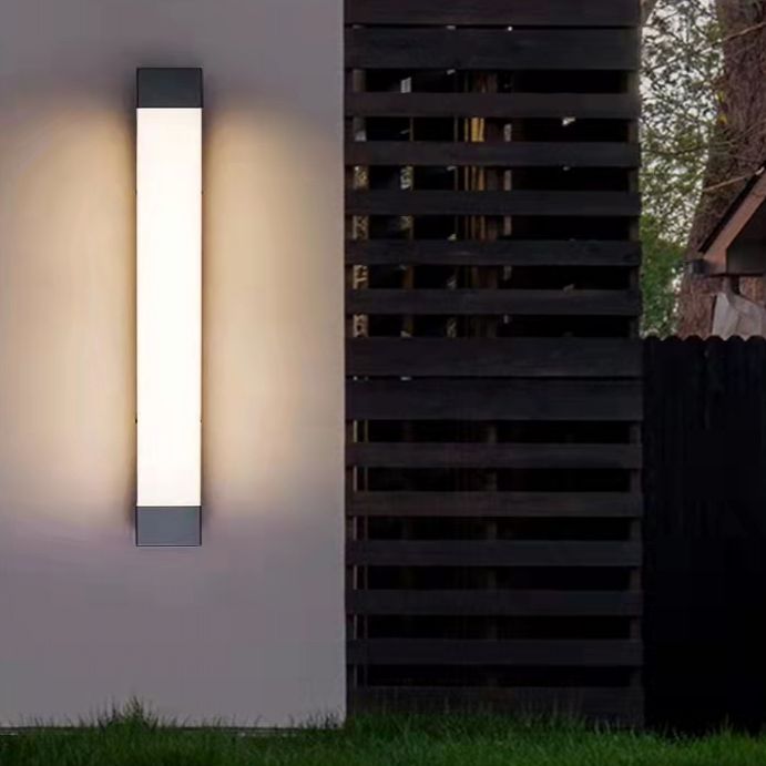 Ray aplică de perete pentru exterior neagră din metal, minimalistă, liniară
