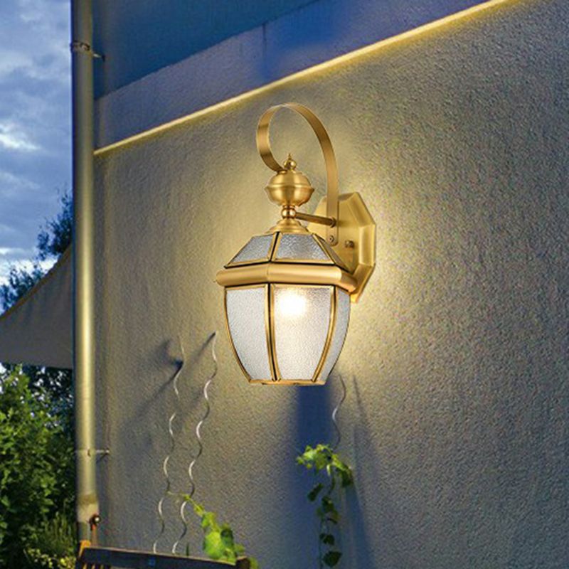 Ray aplică de perete pentru exterior aurie din metal, vintage, în formă de lanternă