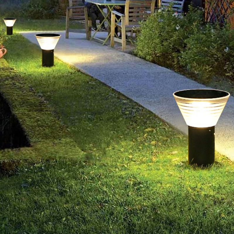Ray modern Conical Solar Outdoor Bollard Light, negru