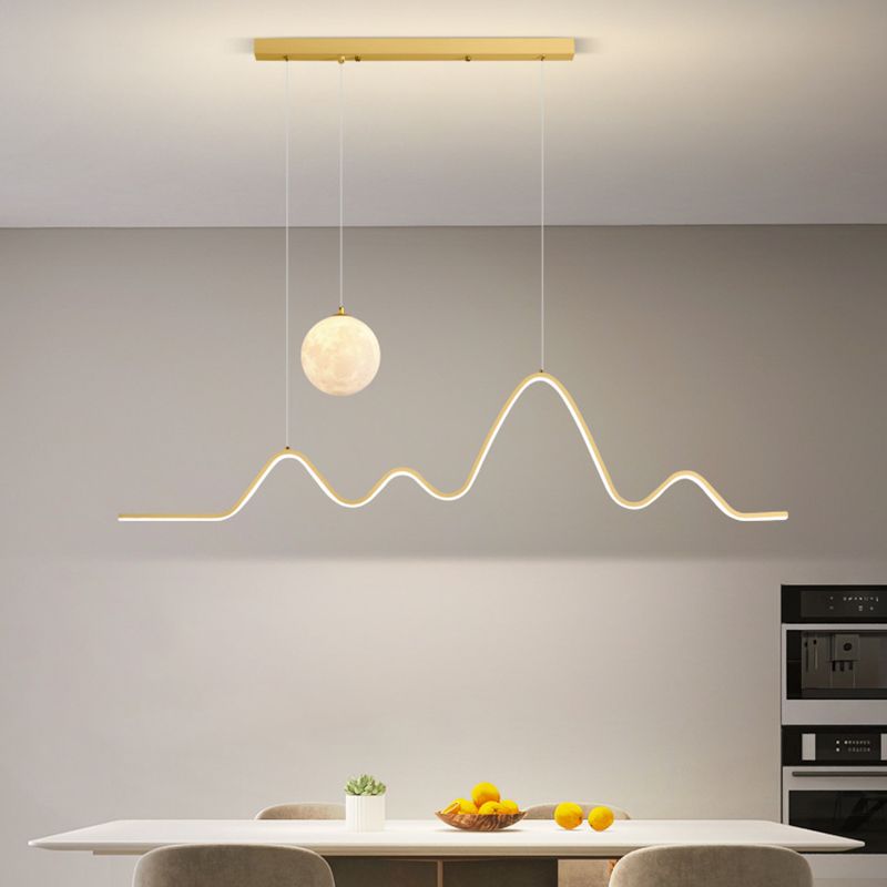 Arisha lampă suspendată minimalistă cu design ondulat din metal, negru/alb/auriu
