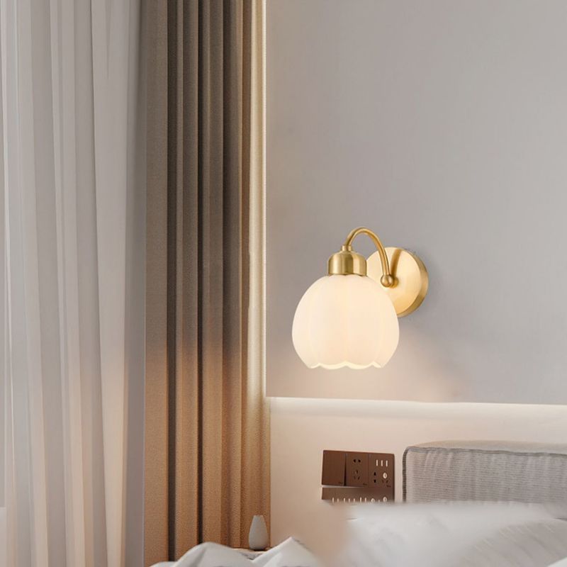 Valentina Nordic floare oglindă sticlă metal aplică de perete, auriu/Ivory, în culoare albă