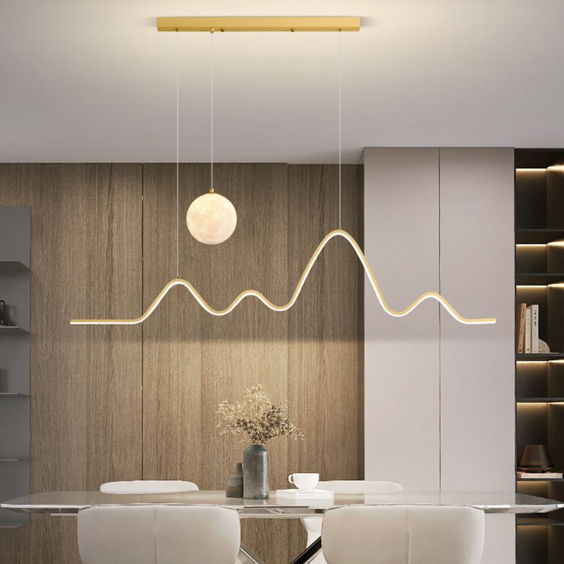 Arisha lampă suspendată minimalistă cu design ondulat din metal, negru/alb/auriu