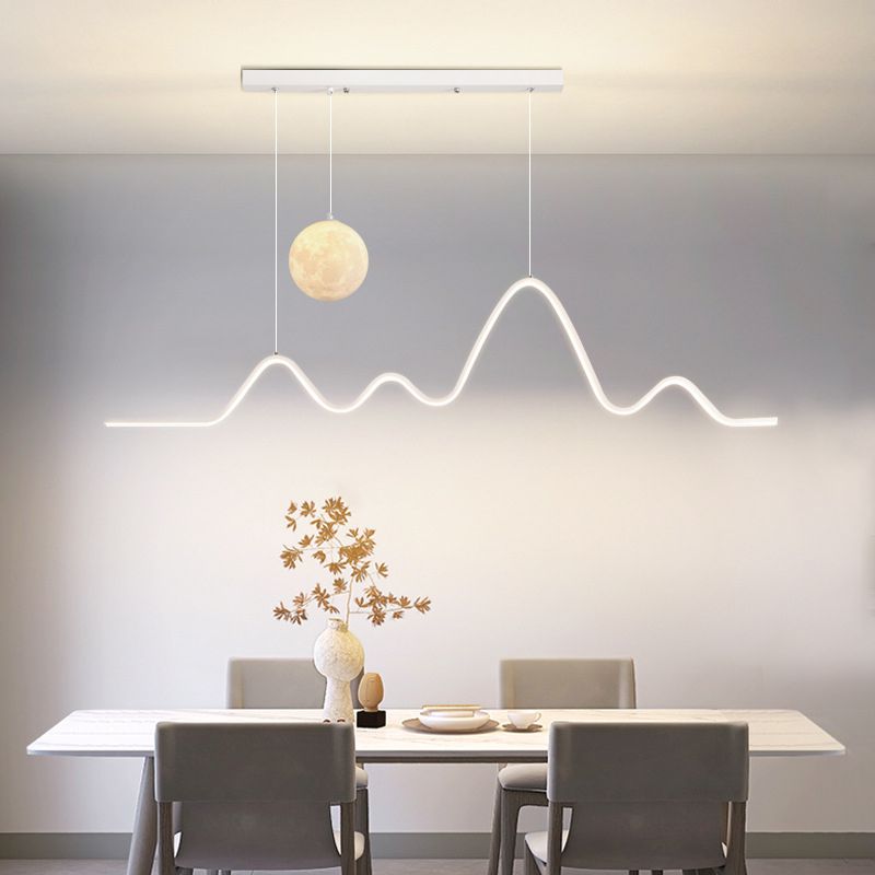 Arisha lampă suspendată minimalistă cu design ondulat din metal, negru/alb/auriu