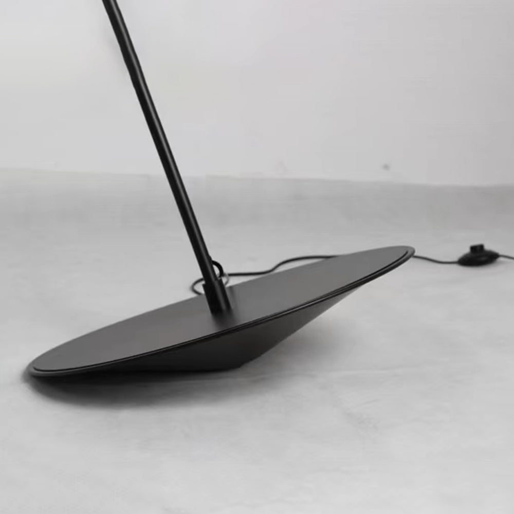 Salgado lampadar cu trei surse de lumină, pentru living