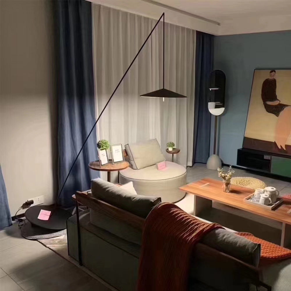 Salgado lampadar cu trei surse de lumină, pentru living