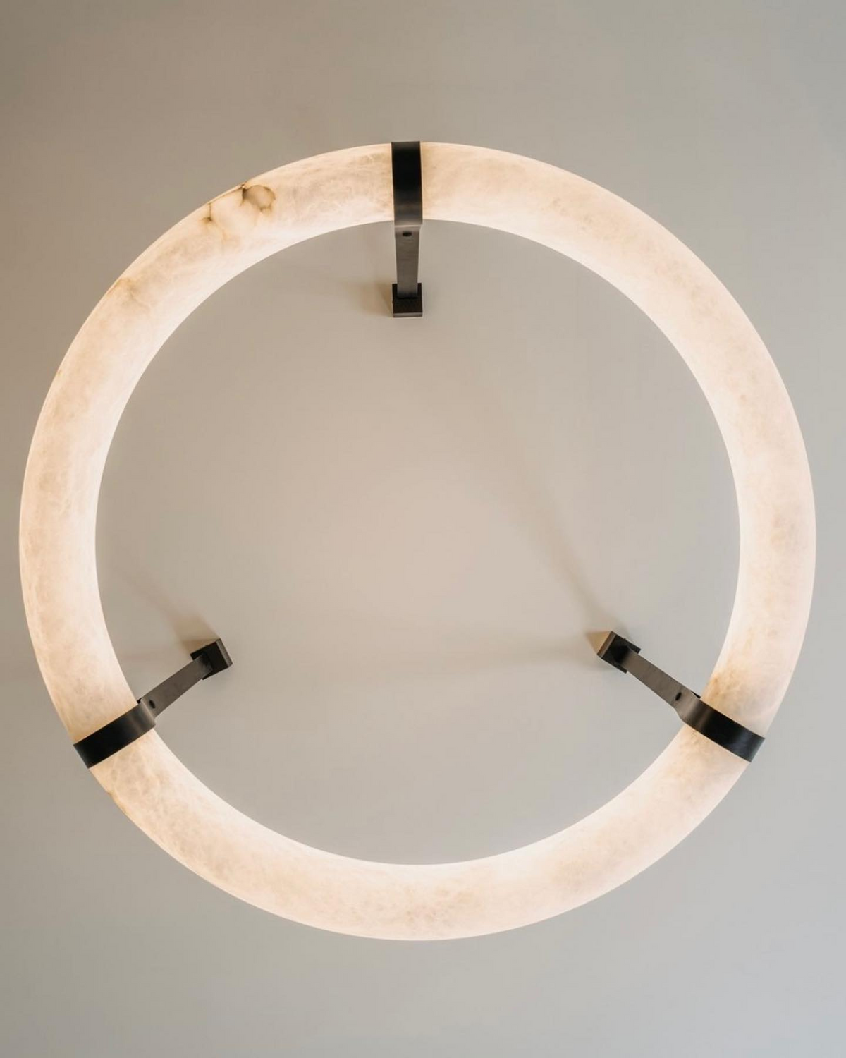 Tarys Candelabre alabastru Varianta cu Curea de Piele B