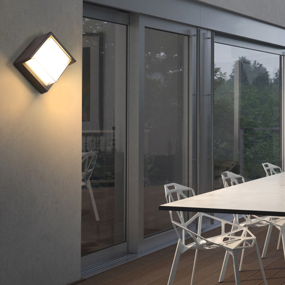 Ray aplică de perete pentru exterior neagră și albă din metal, modernă, pătrată