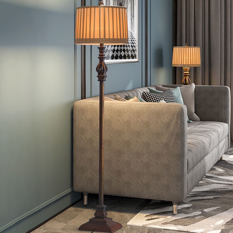 Eryn Vintage lampadar din Rășină și Țesătură, Maro