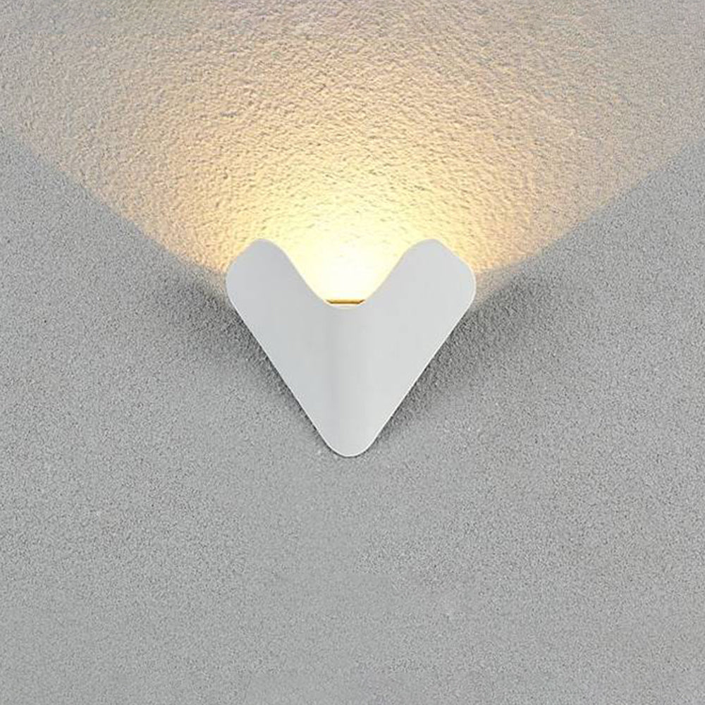 Ray aplică de perete pentru exterior minimalistă triunghi din metal, negru/alb