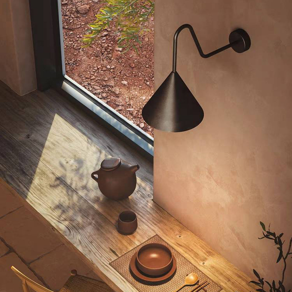 Ray aplică de perete modernă minimalistă conică din metal pentru exterior impermeabil, neagră/aurie