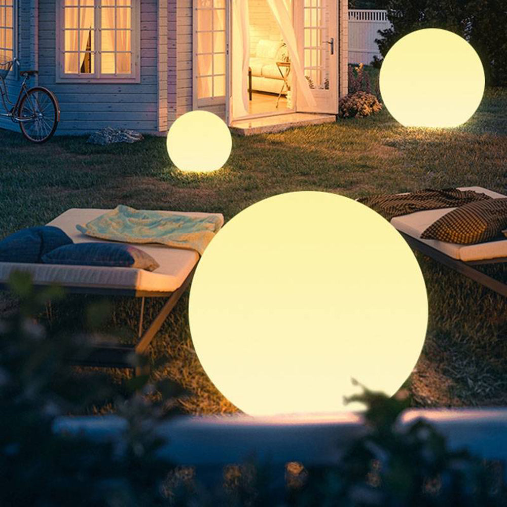 Ray corp de iluminat pentru exterior alb din rășină, minimalist, cu glob, LED