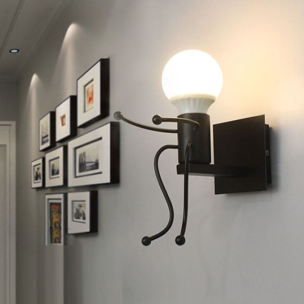 Arisha aplică de perete decorativă modernă cu formă de om din metal, negru/alb