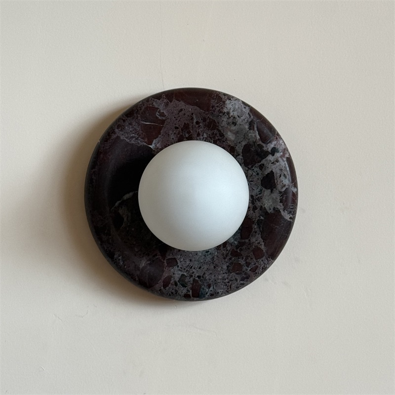 Uzorionis aplică de perete
