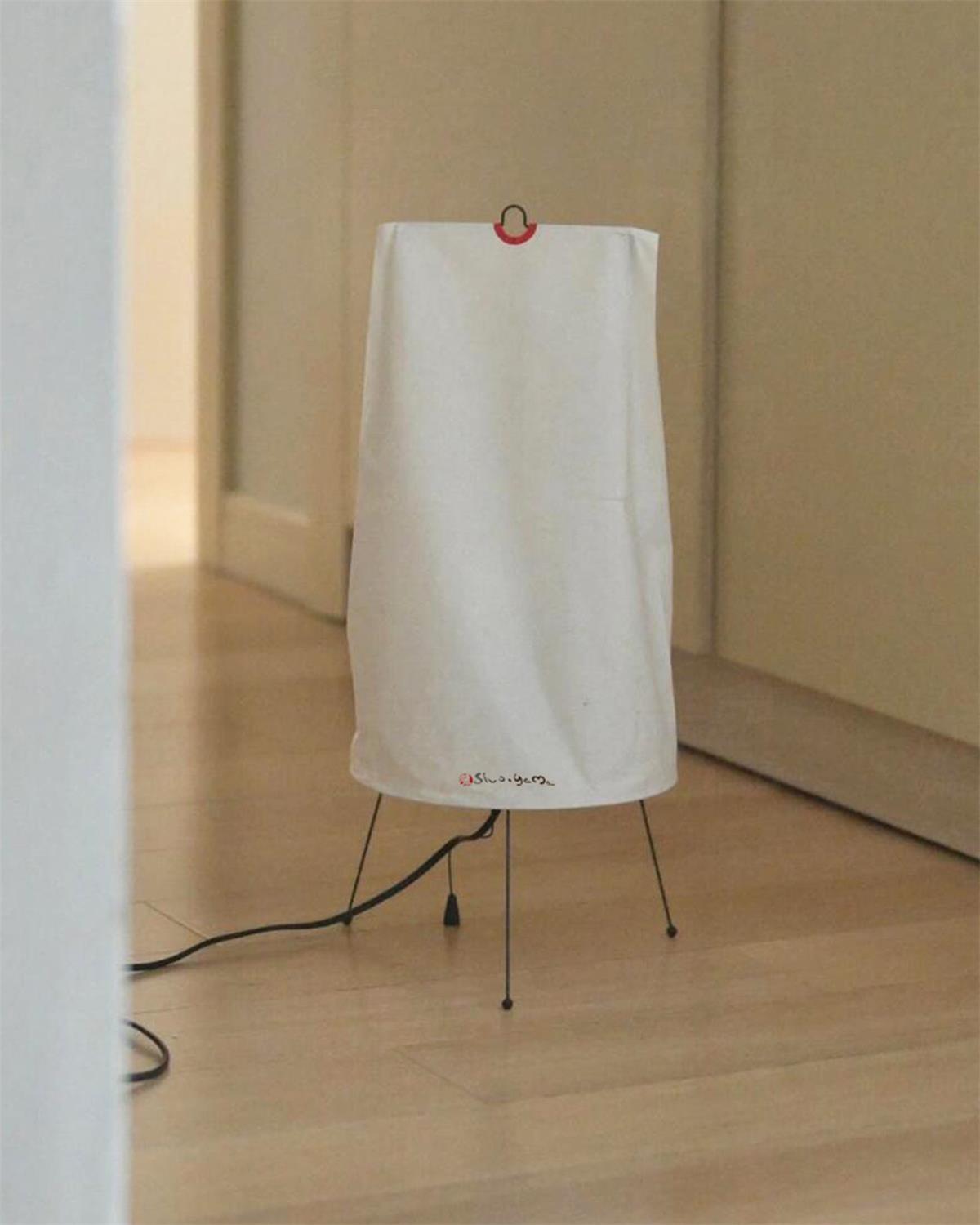 Teriaia lampă de masă