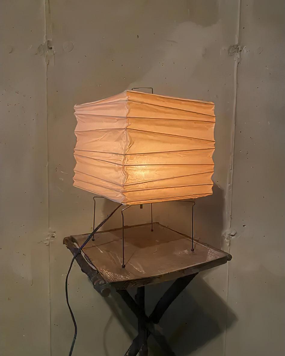 Tavina lampă de masă
