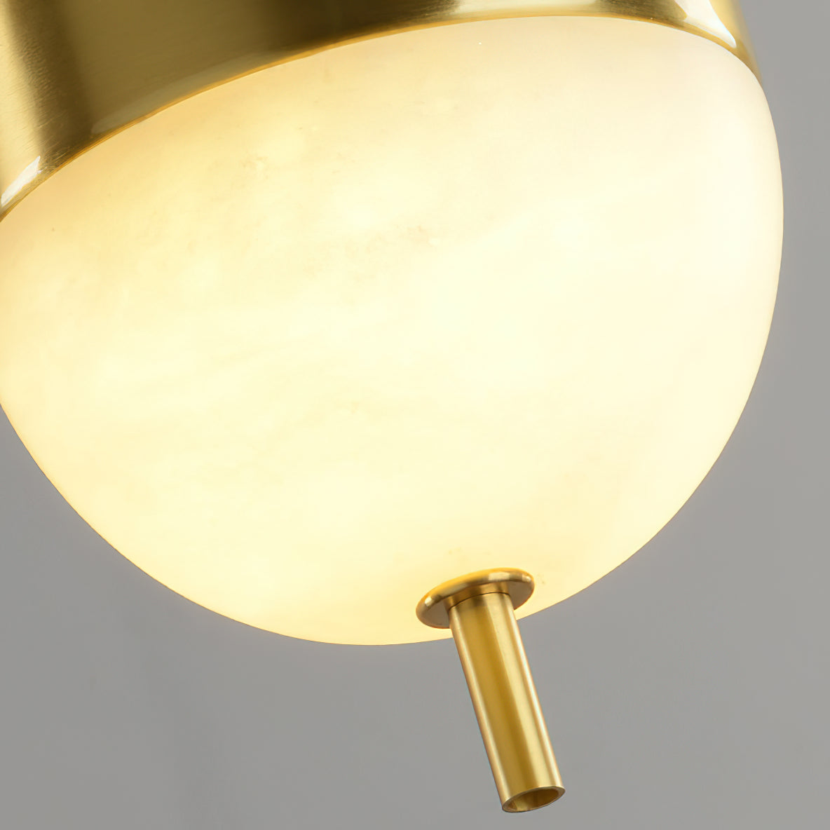 Himinuvye lampă suspendată minimalistă din alabastru cu corp din alamă