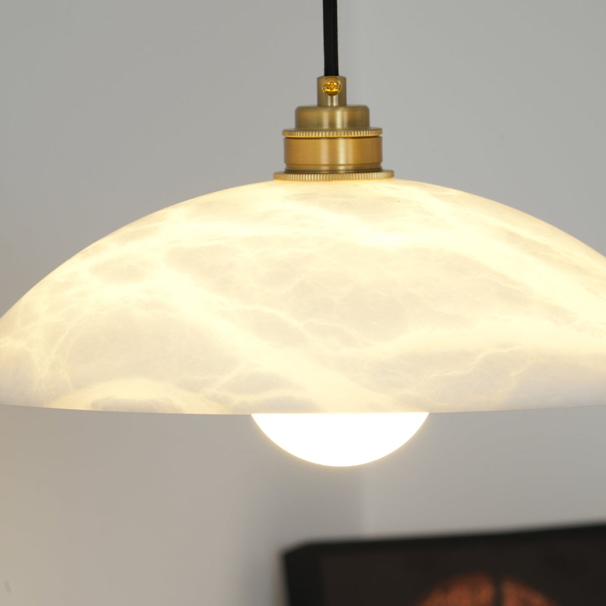 Ljomuvyd lampă suspendată individuală cu abajur în formă de cupolă din alabastru