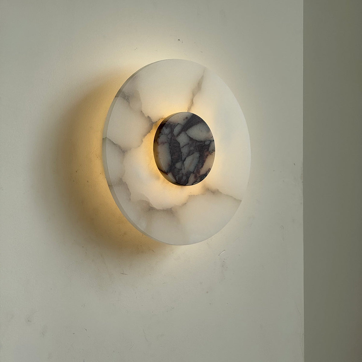 Rauduvyi aplică de perete modernă, minimalistă din alabastru