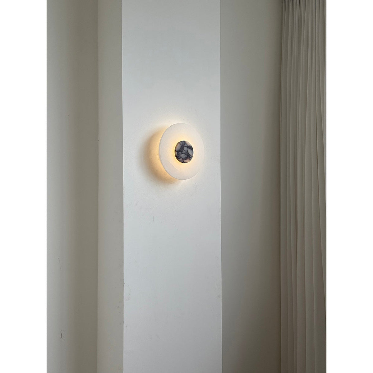 Rauduvyi aplică de perete modernă, minimalistă din alabastru