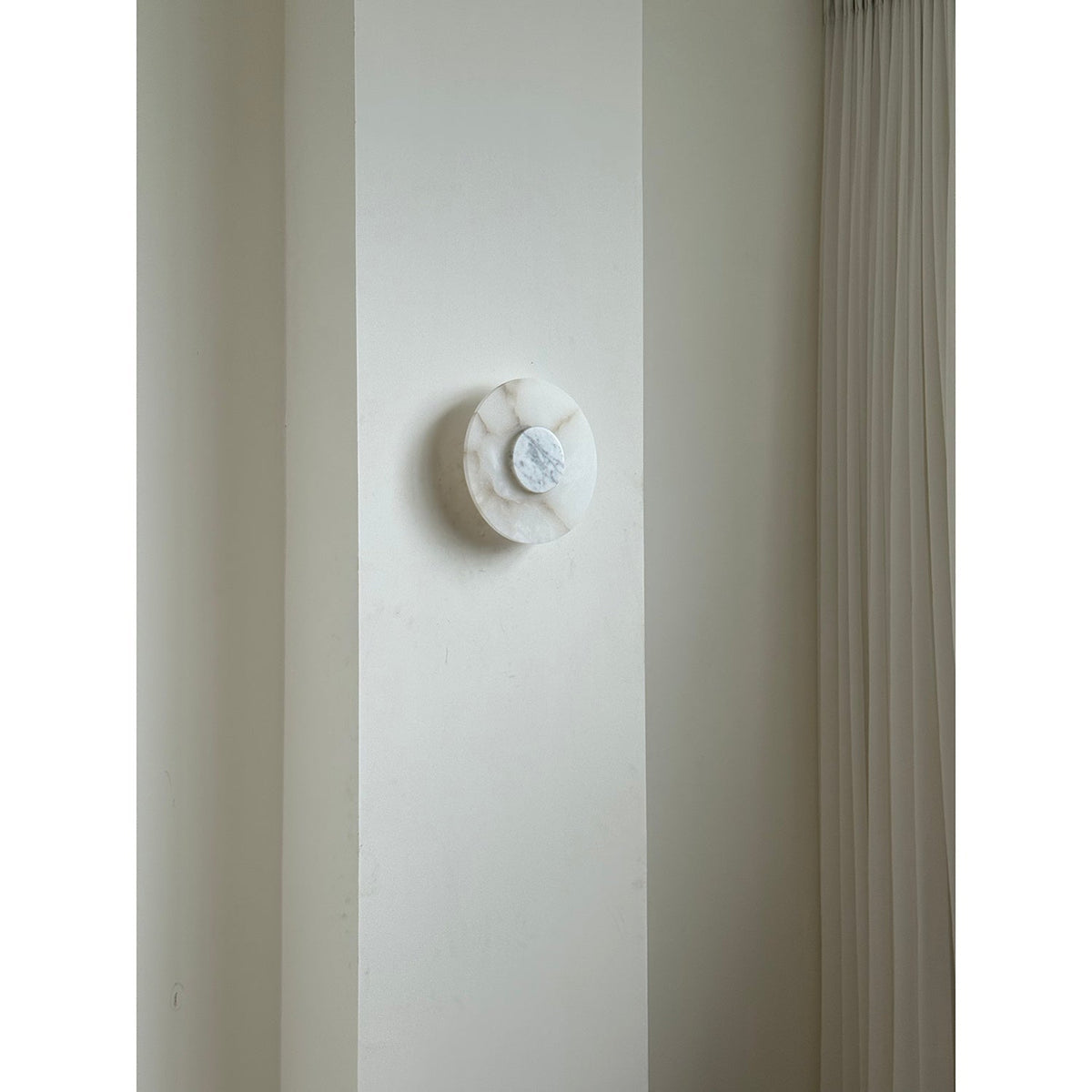 Rauduvyi aplică de perete modernă, minimalistă din alabastru
