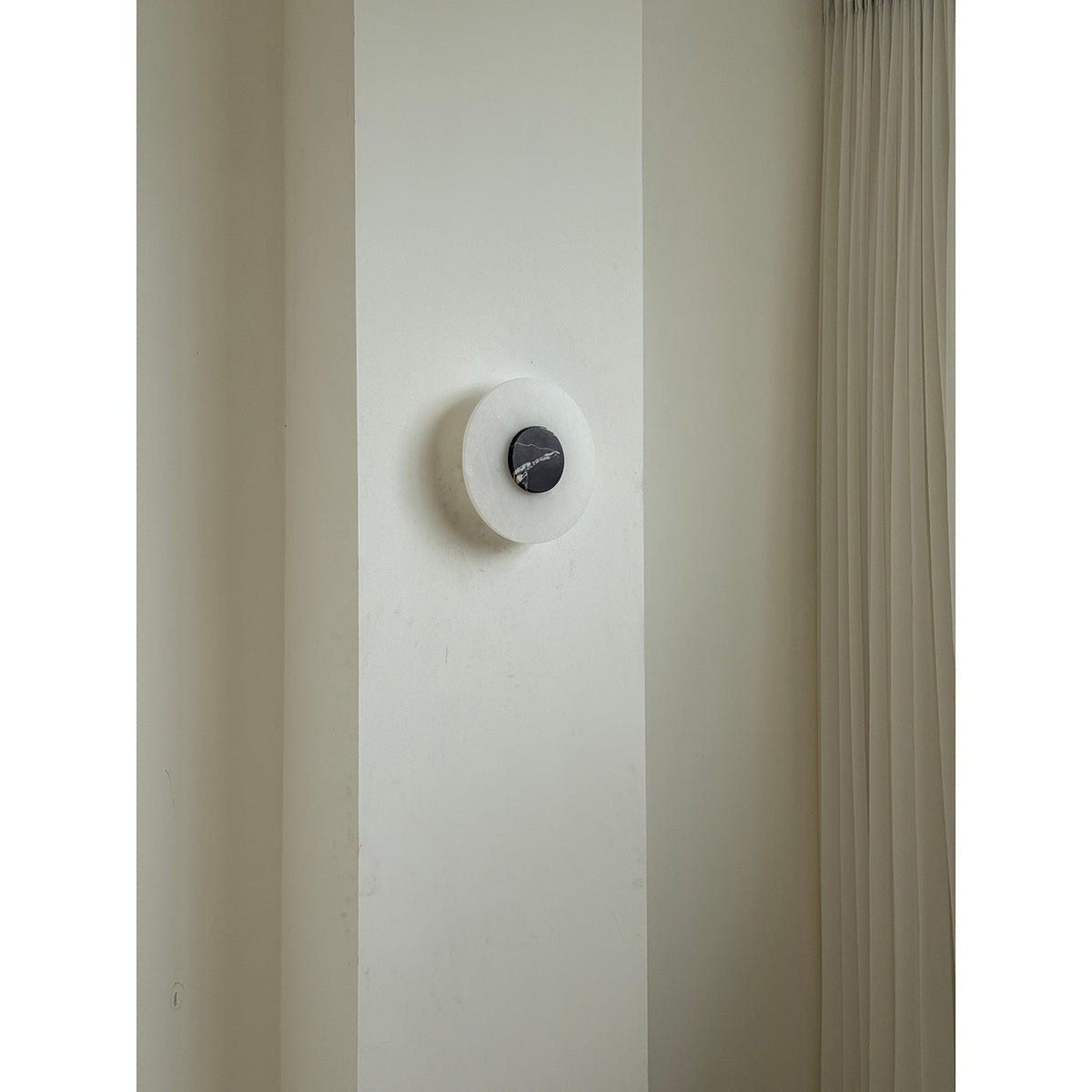 Rauduvyi aplică de perete modernă, minimalistă din alabastru