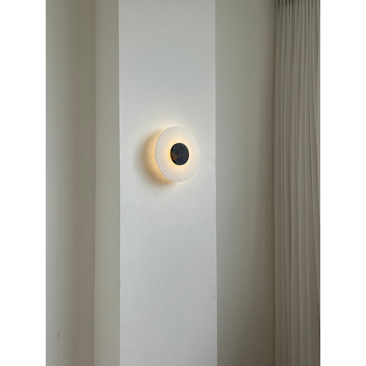 Rauduvyi aplică de perete modernă, minimalistă din alabastru
