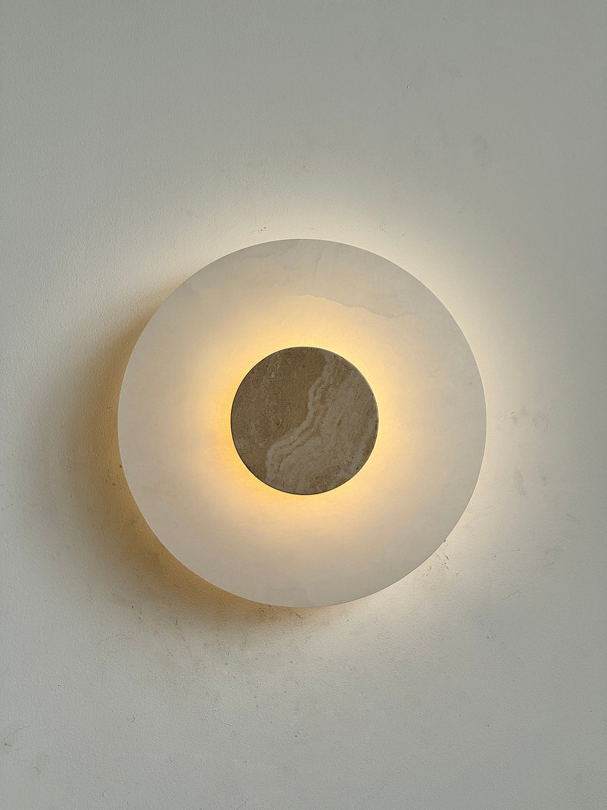 Rauduvyi aplică de perete modernă, minimalistă din alabastru
