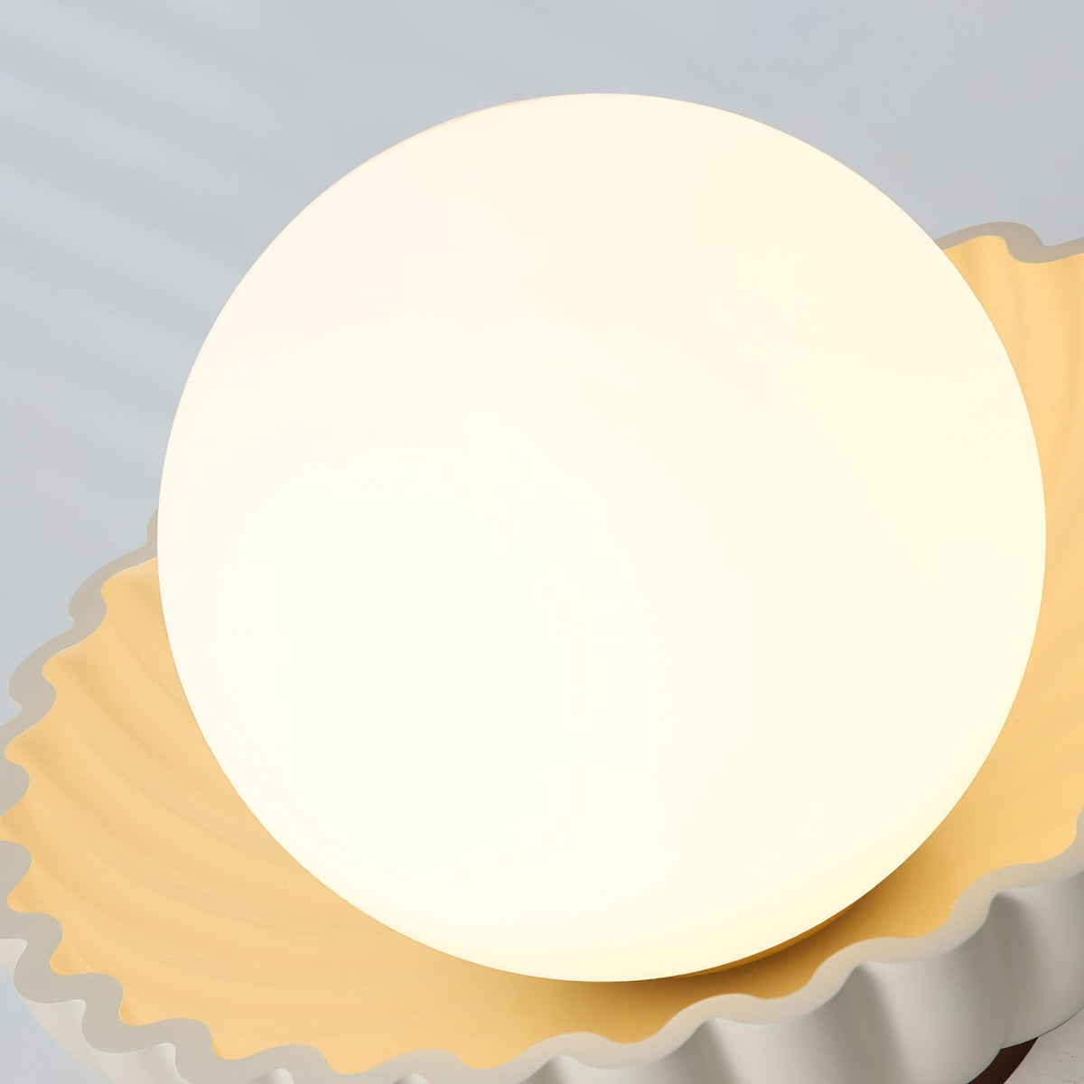 Scallop plafonieră aplicată, cu lumină difuză