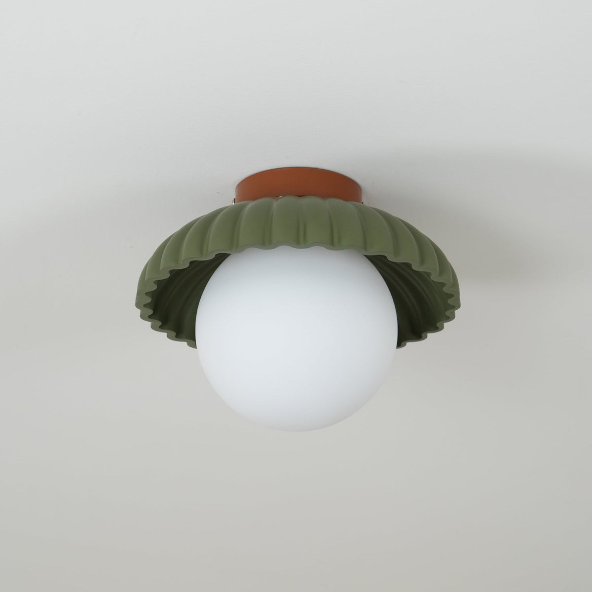 Scallop plafonieră aplicată, cu lumină difuză