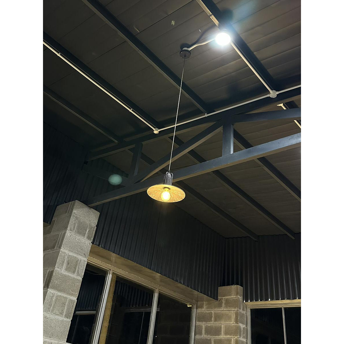 Yrvuvyi lampă suspendată din metal, modernă, minimalistă, industrială