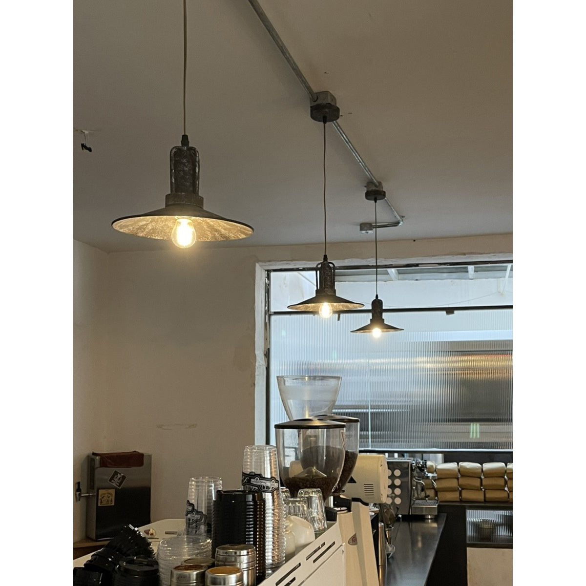 Yrvuvyi lampă suspendată din metal, modernă, minimalistă, industrială