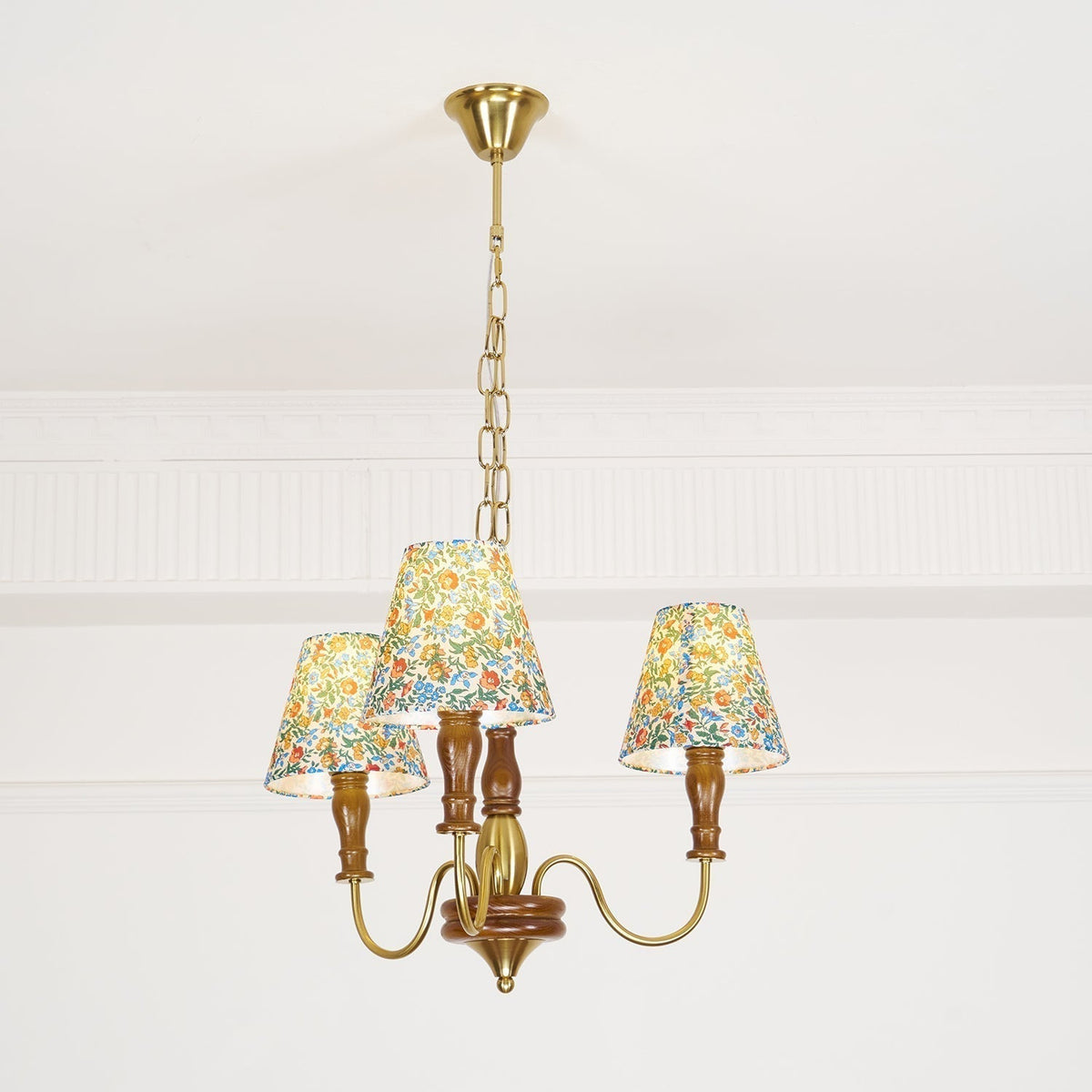 Cassian candelabru din material textil, cu flori