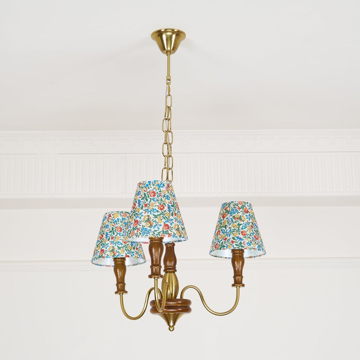 Cassian candelabru din material textil, cu flori
