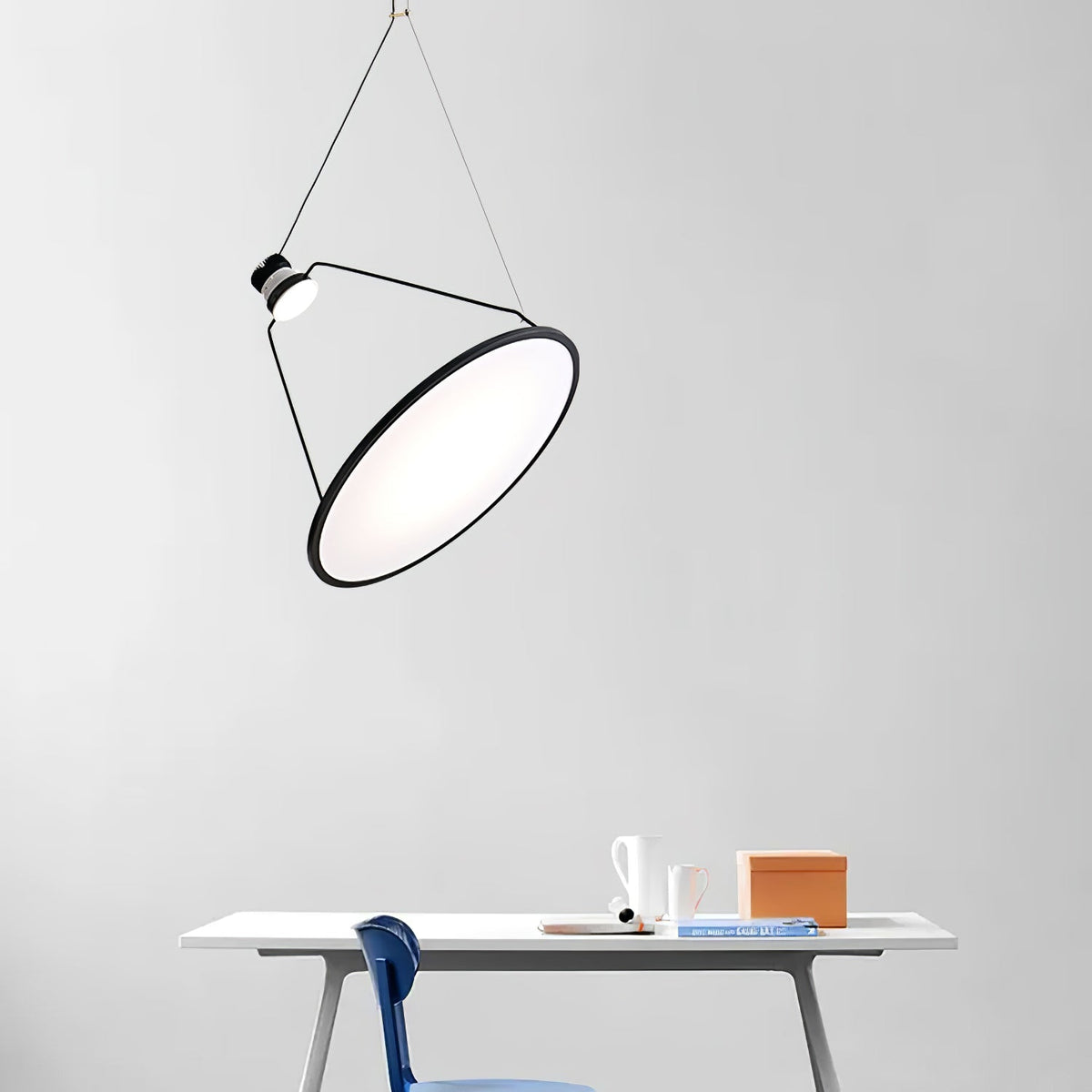 Brio lampă suspendată minimalistă din Oțel