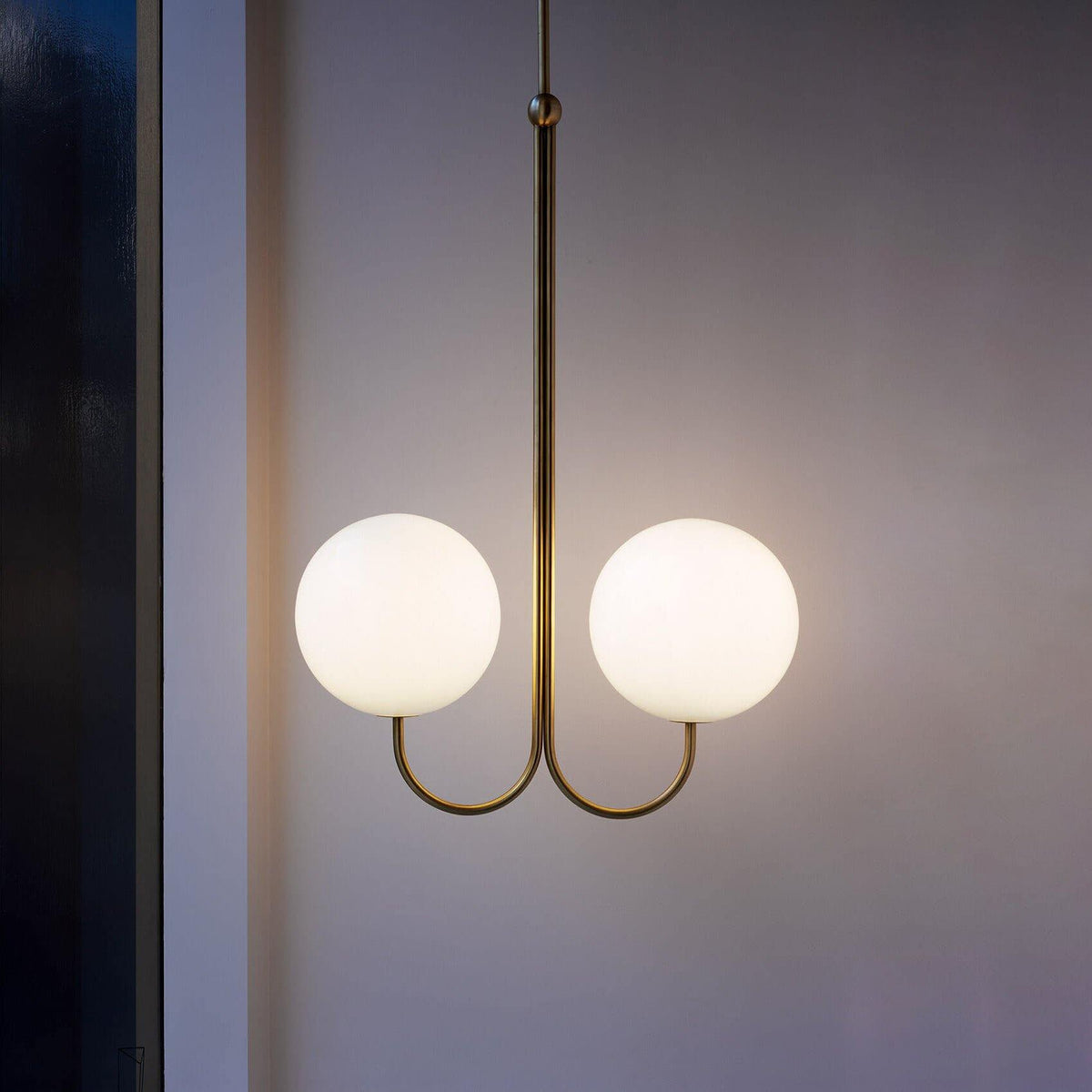 Brin lampă suspendată din metal și sticlă, elegantă