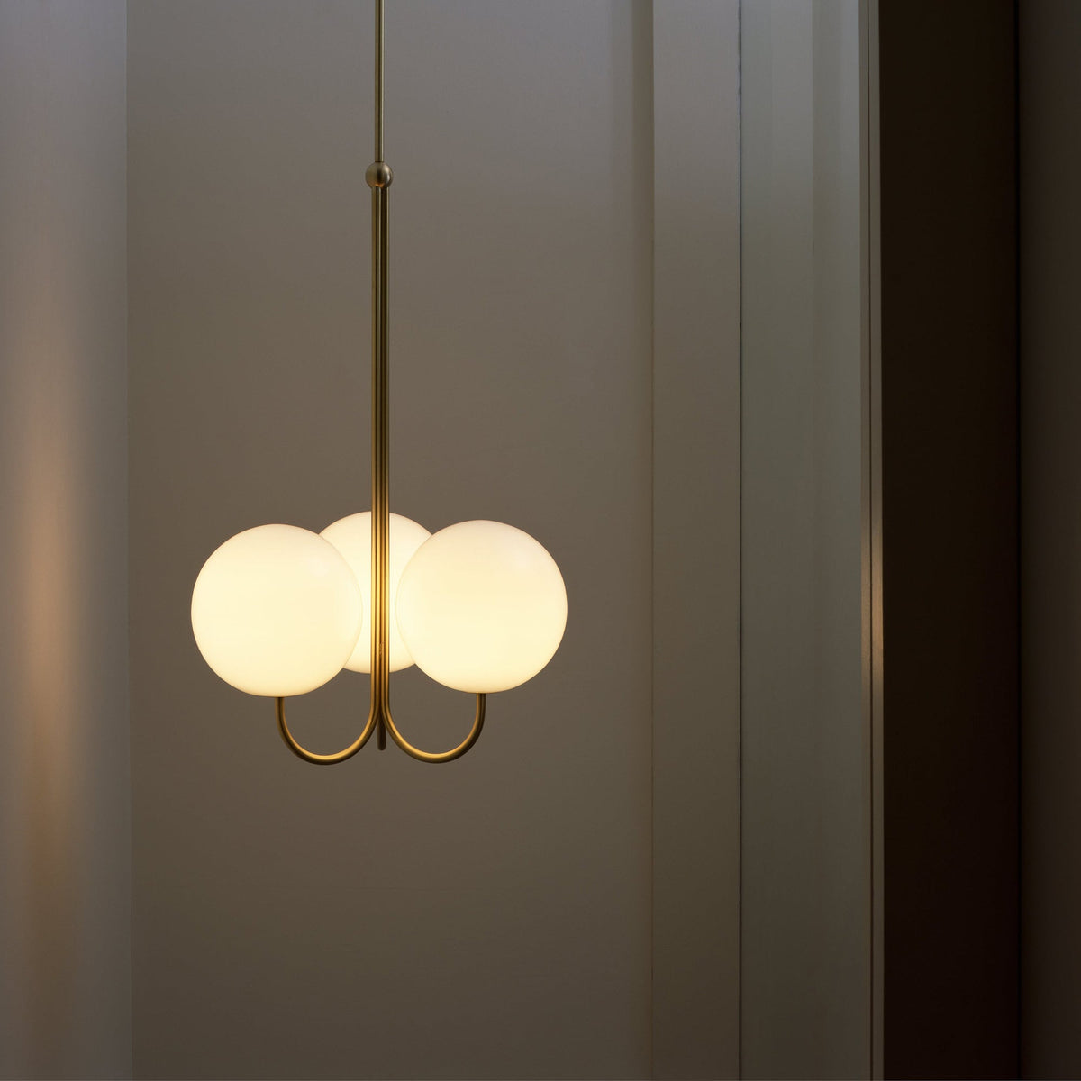 Brin lampă suspendată din metal și sticlă, elegantă