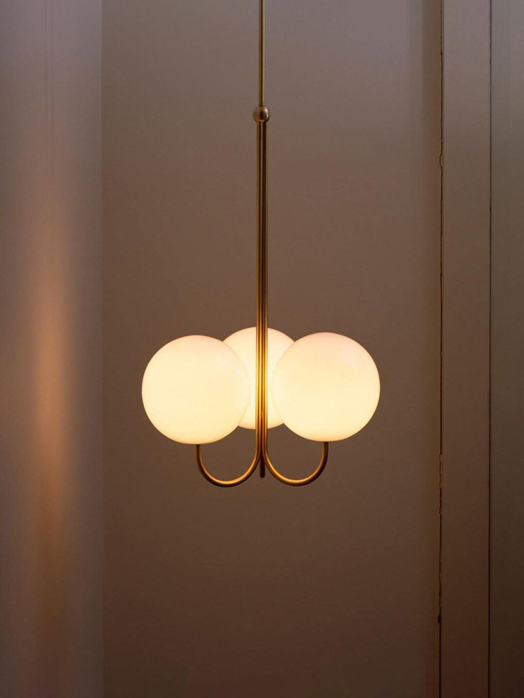 Brin lampă suspendată din metal și sticlă, elegantă