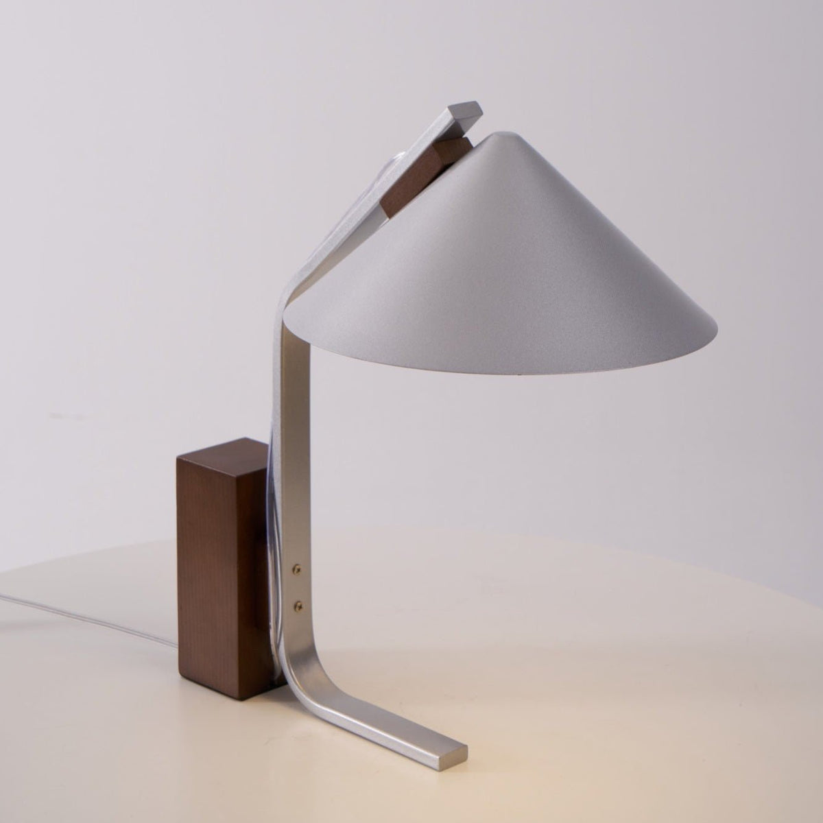 Ireld lampă de masă modernă