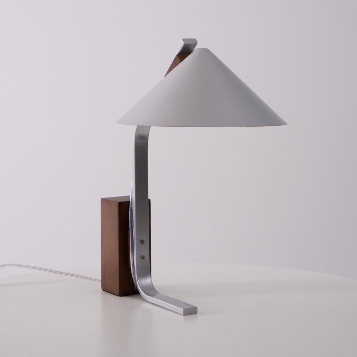 Ireld lampă de masă modernă