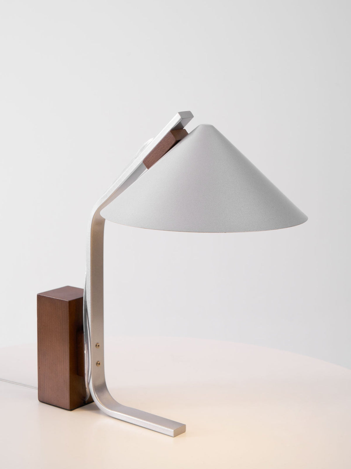 Ireld lampă de masă modernă