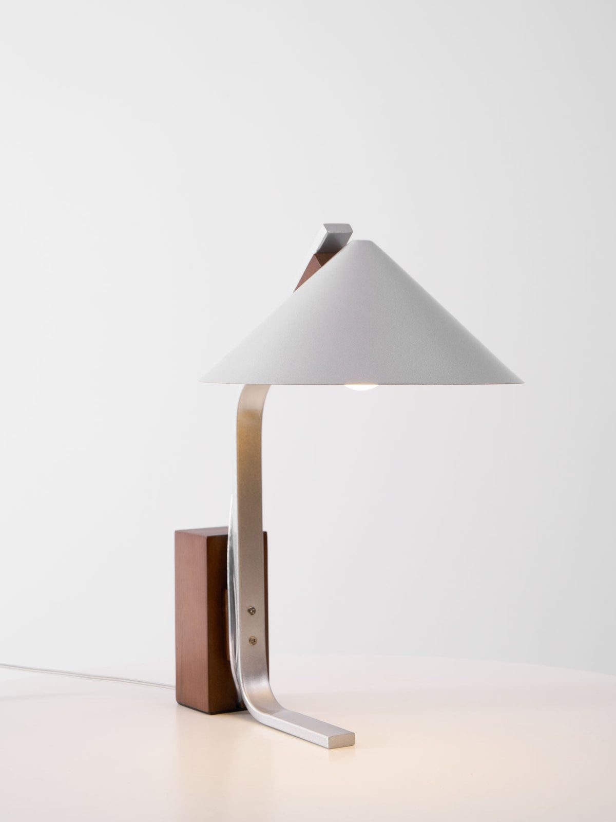 Ireld lampă de masă modernă