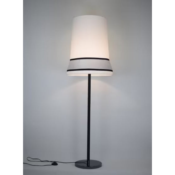 Clarak Contardi lampadar
