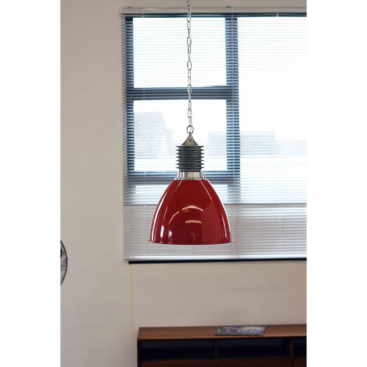 Kvennuvys lampă suspendată modernă, minimalistă din metal