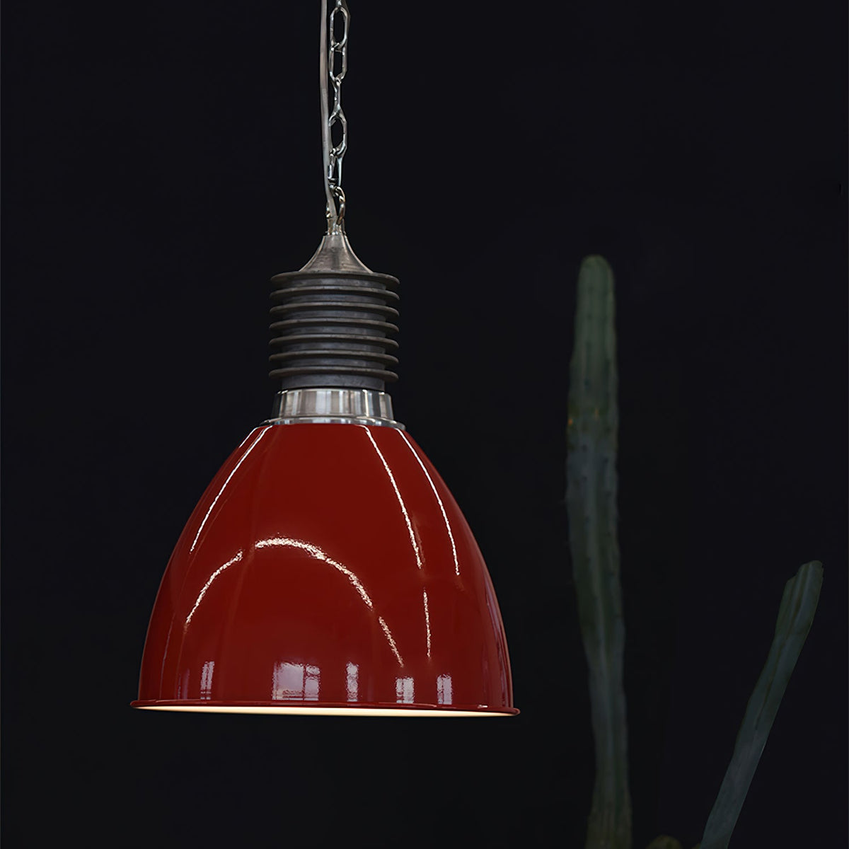 Kvennuvys lampă suspendată modernă, minimalistă din metal