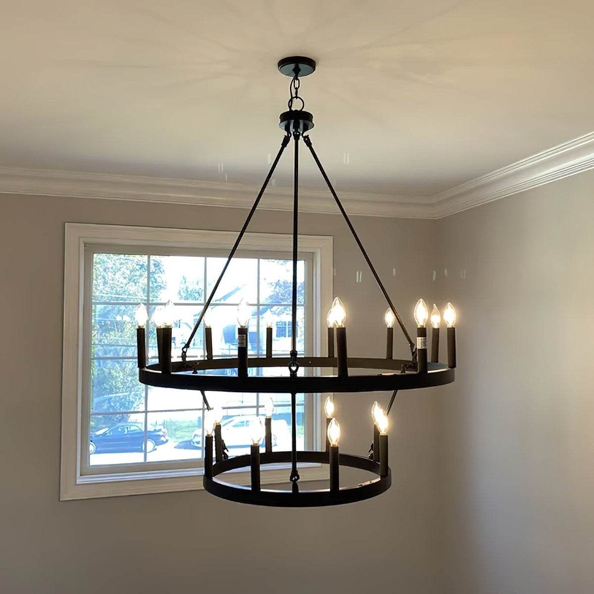 Mjolkuvyo candelabru modern, minimalist din metal