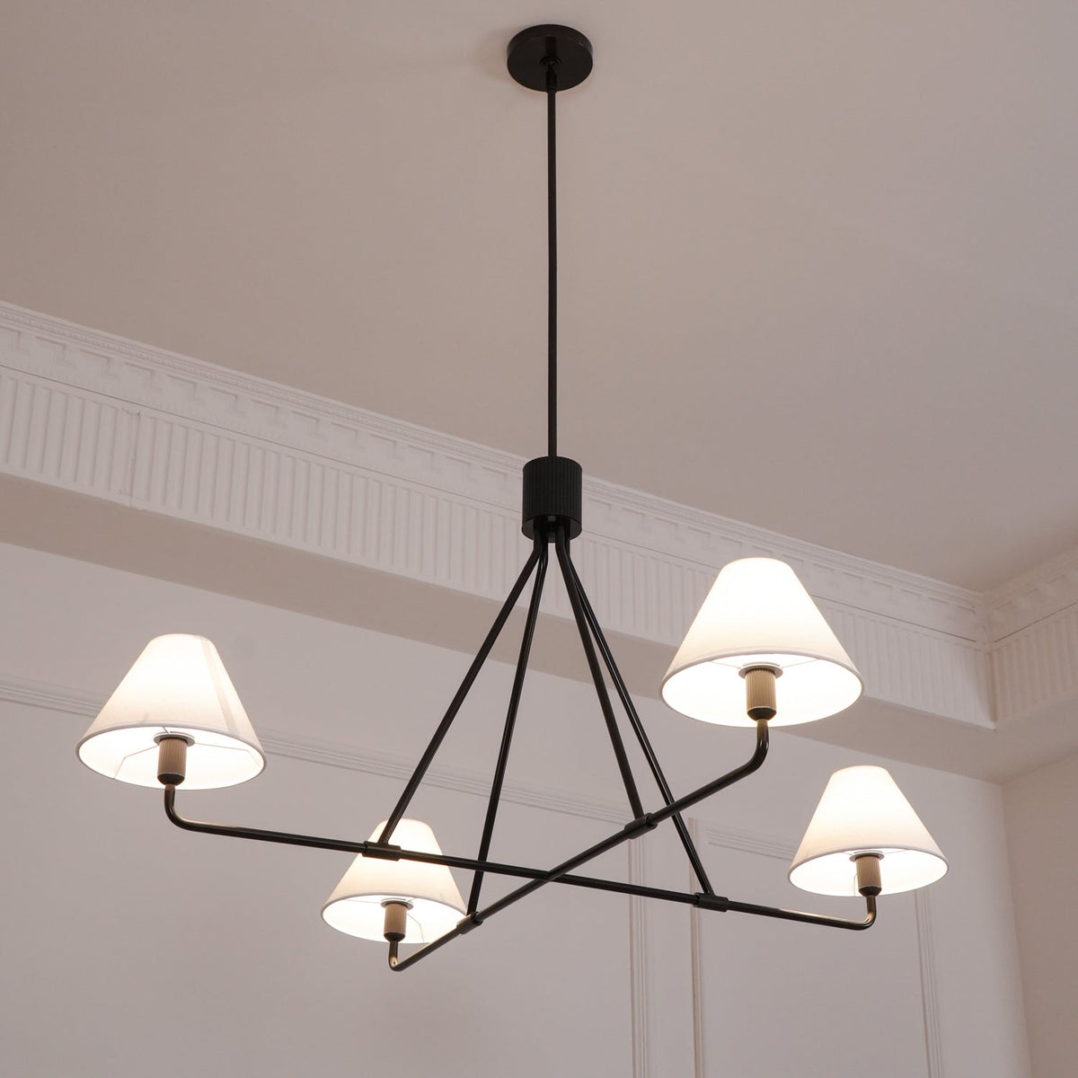 Ornuvyh candelabru din metal și material textil, vintage, industrial