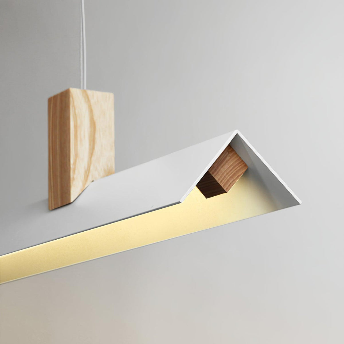 Linea lampă suspendată minimalistă din lemn