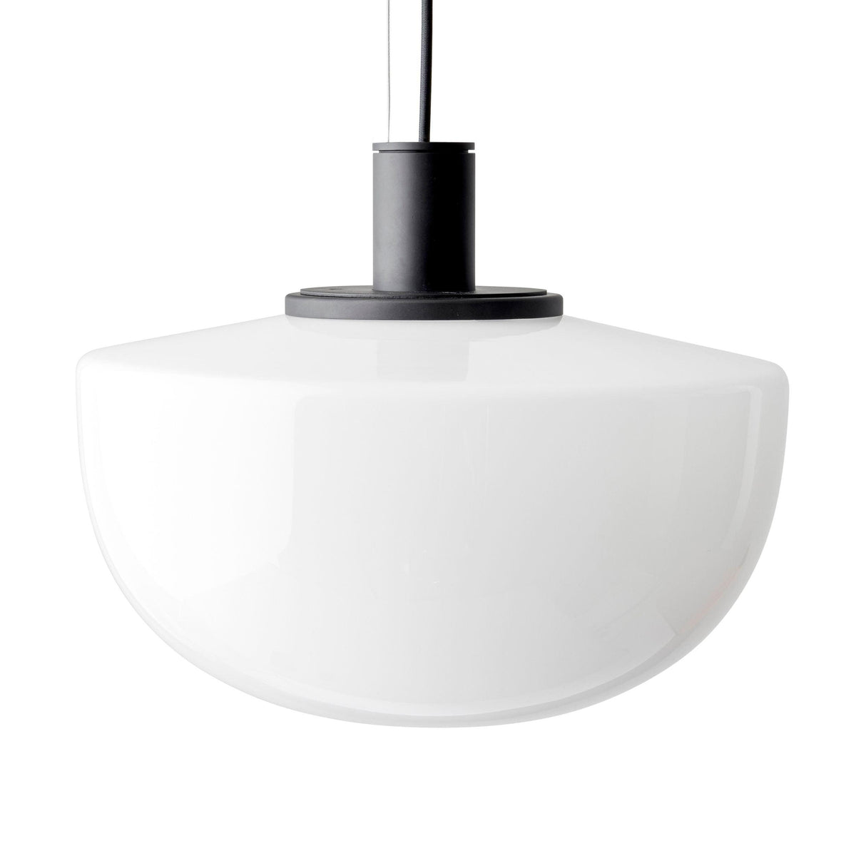Lampă suspendată din sticlă cu abajur sferic și montaj metalic în stil minimalist pentru relaxare