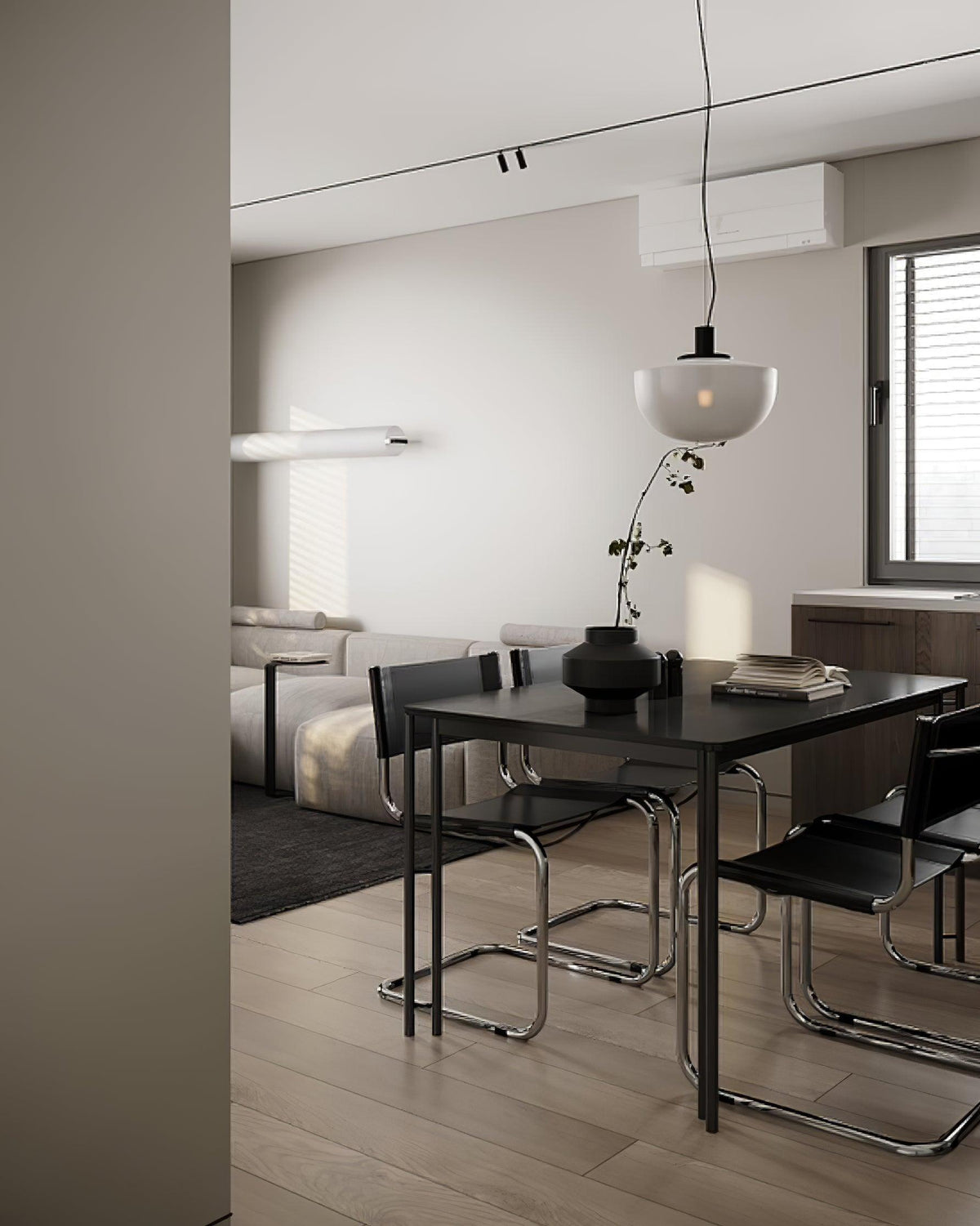Lampă suspendată din sticlă cu abajur sferic și montaj metalic în stil minimalist pentru relaxare